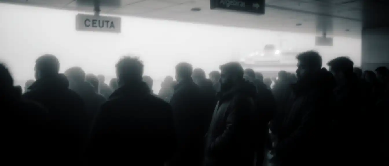Тревога в портах: пассажиров предупреждают об опасности в Сеуте из-за миграционного кризиса