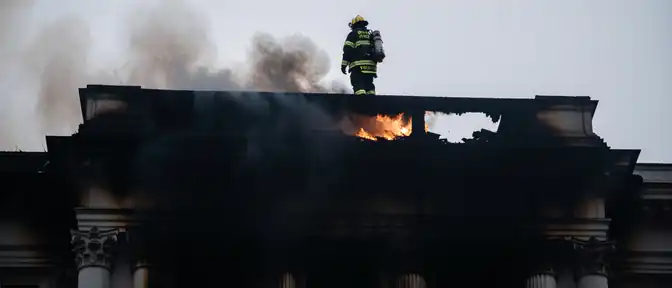 Огонь не добрался до зрителей: последствия крупного пожара в петербургском ДК «Выборгский»