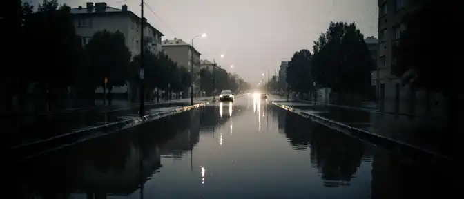 Север Петербурга ушел под воду: сильные ливни парализовали улицы города