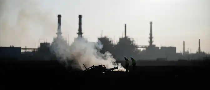 Огонь на Тюменском НПЗ потушен: последствия атаки беспилотника позади