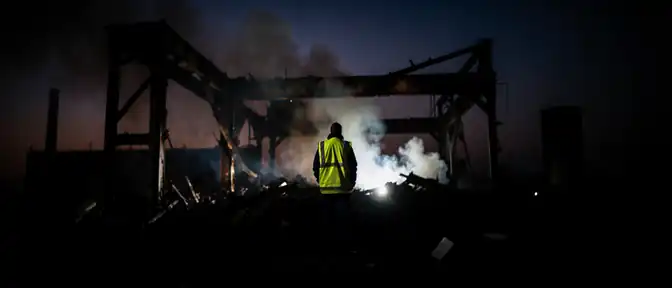 Губернатор Михаил Евраев поручил установить причины возгорания на заводе в Ярославской области и привлечь виновных к ответственности