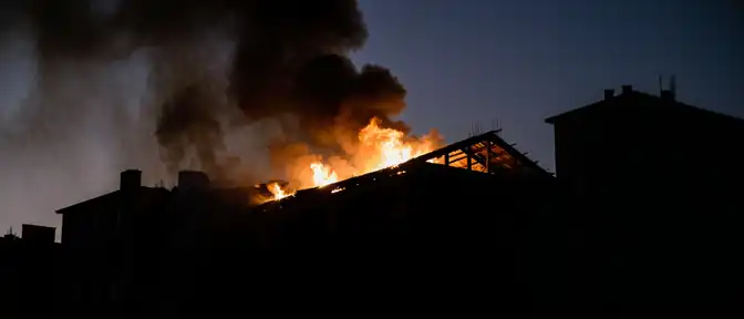 Крупное возгорание кровли в реконструируемом здании на Васильевском острове в Санкт-Петербурге