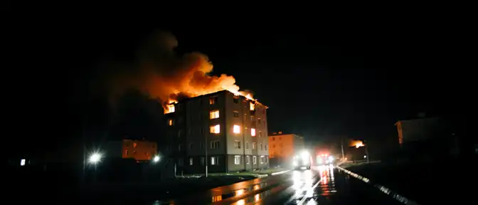 Последствия ночной атаки дронов: возгорание жилого дома в Кубинке