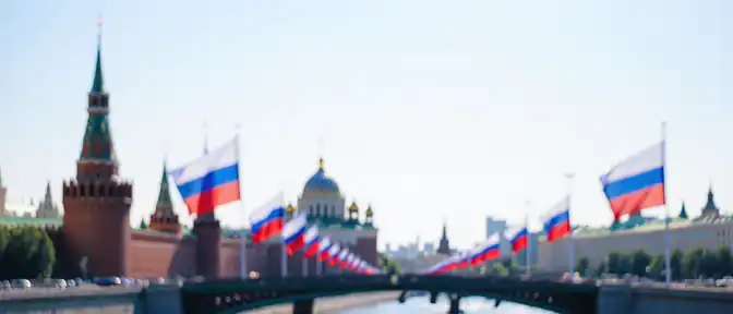 Столичные мосты и правительственные здания превратятся в триколоры к празднику 22 августа