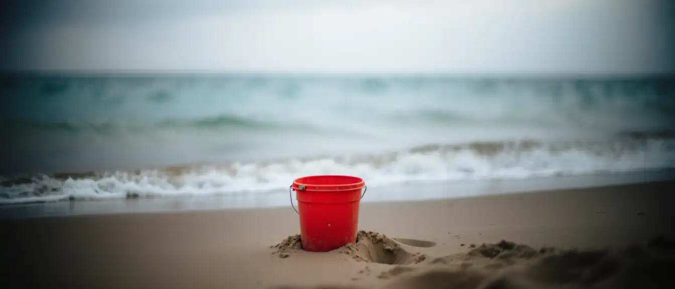 Трагедия на каспийском побережье: прокуратура начала расследование гибели ребенка
